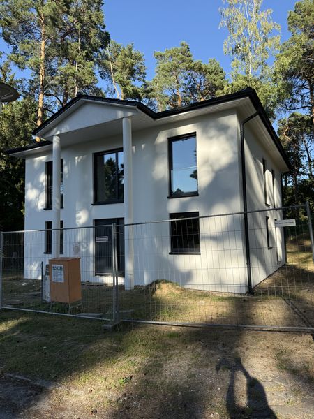 Architektur trifft Individualität: Exklusive Stadtvilla mit Design-Kragarmtreppe